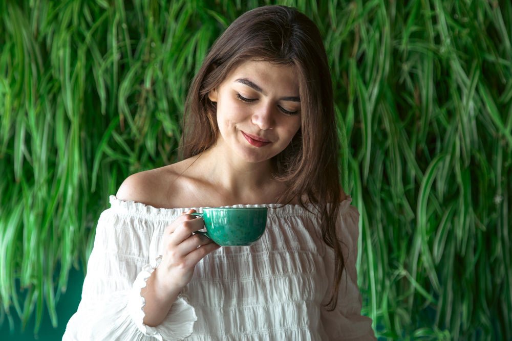 Why Women Are Replacing Coffee with Detox Tea and Feeling Better - Baraguz
